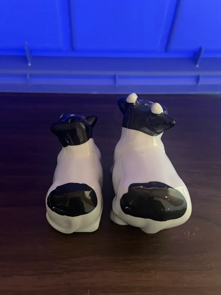 Black and White Cows Salt & Pepper Shakers