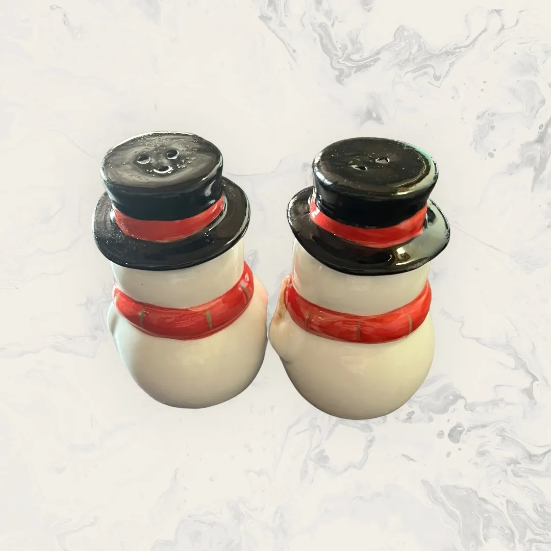 Black Top Hat Snowmen Salt & Pepper Shakers