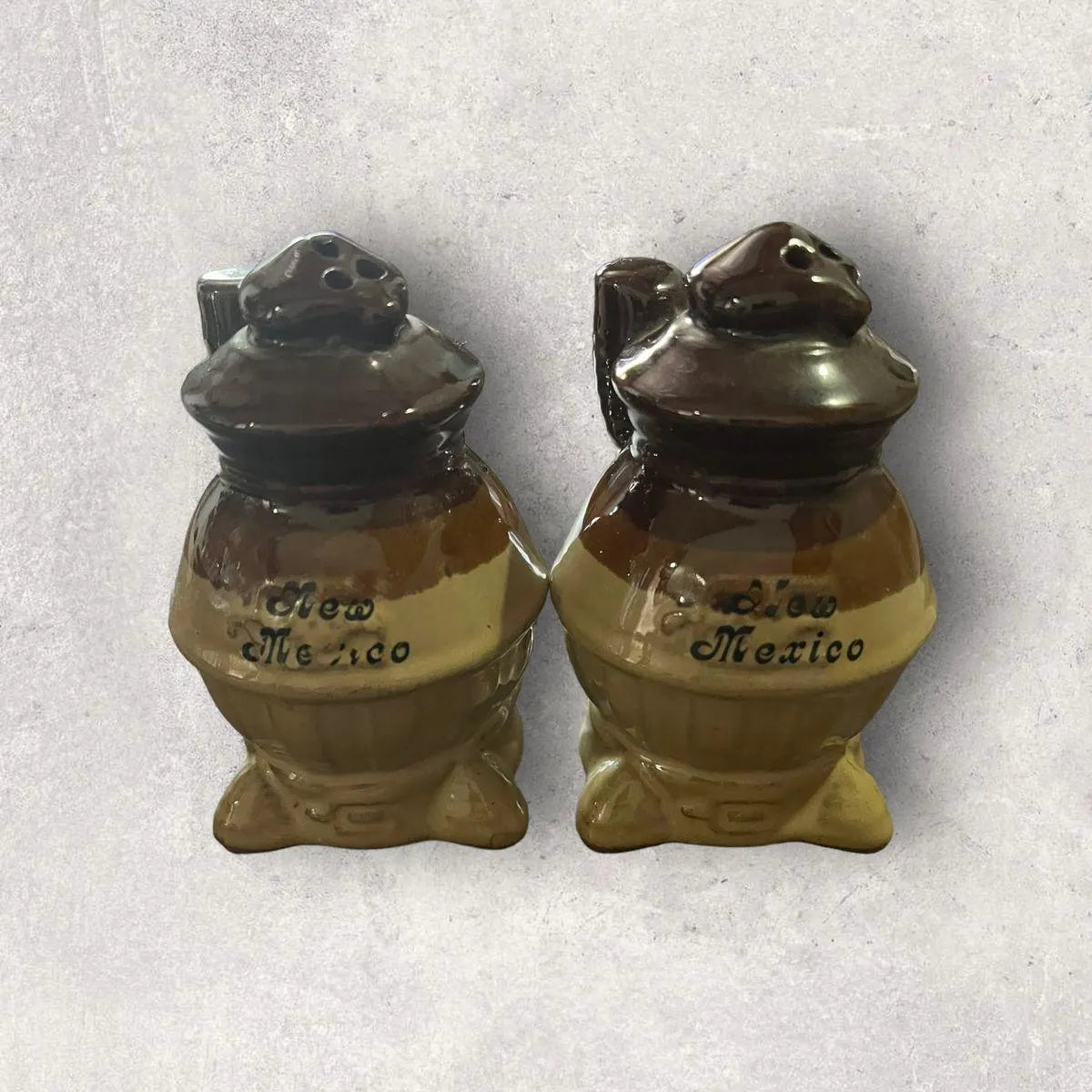 Souvenir New Mexico Pot Belly Stove Salt & Pepper Shakers