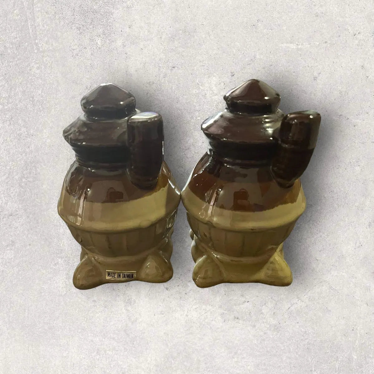 Souvenir New Mexico Pot Belly Stove Salt & Pepper Shakers